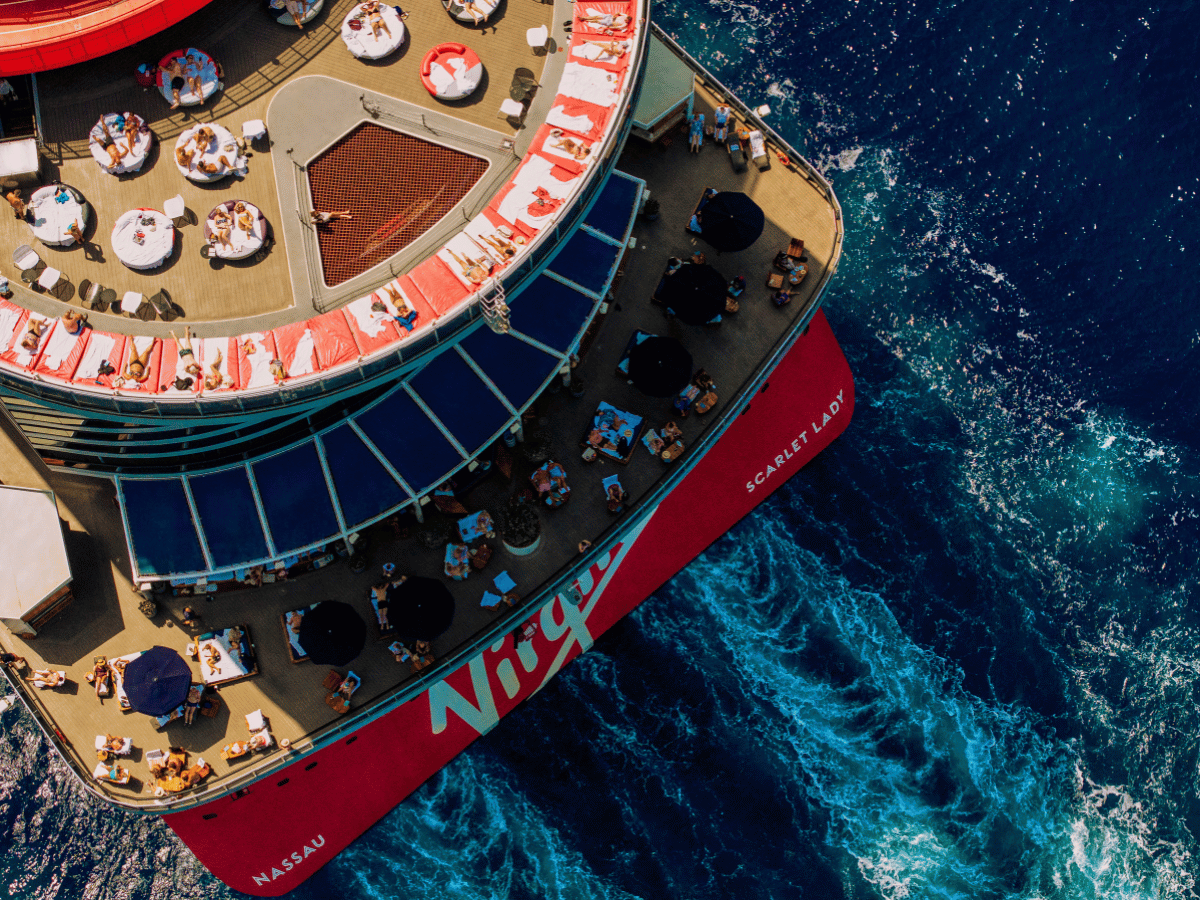 Scarlet Lady at sea